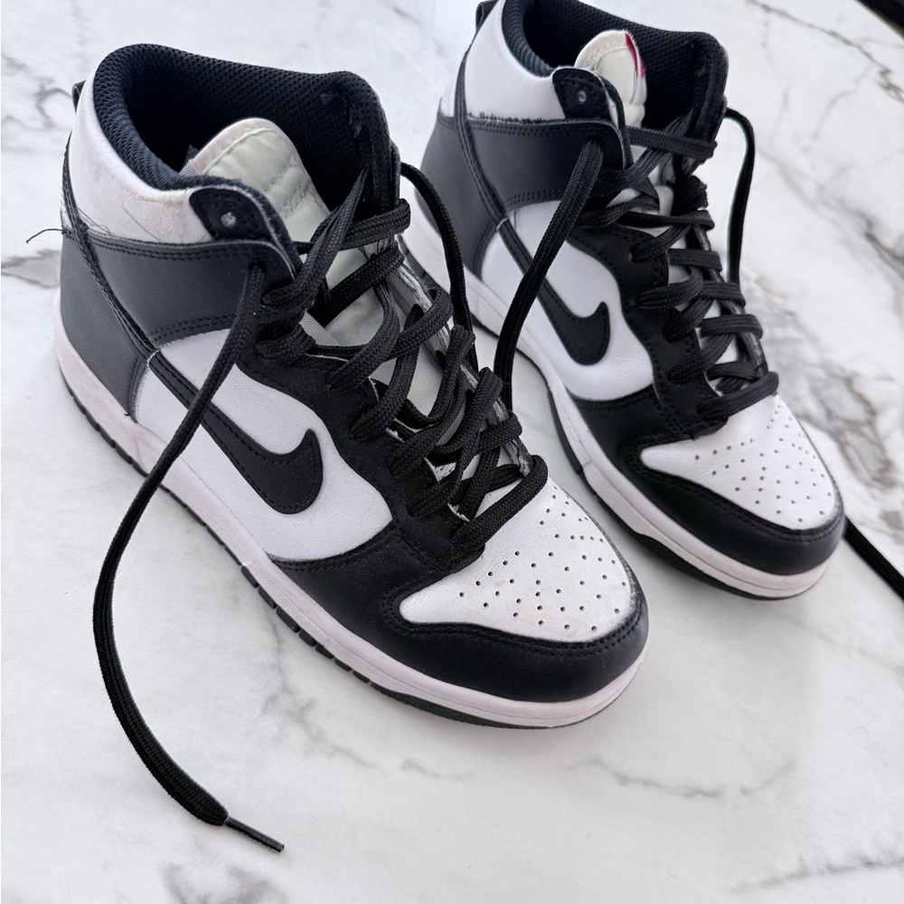 Nike Black and White High-Top Sneakers with Swoosh 5Y